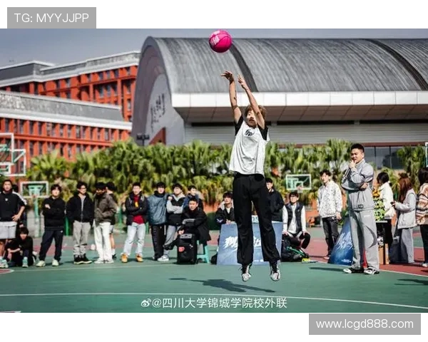 成都篮球队的拼搏之路与邀请赛的荣耀时刻